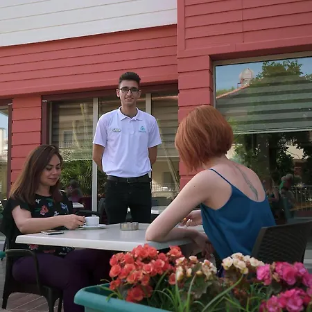 Ξενοδοχείο Sirma 4*